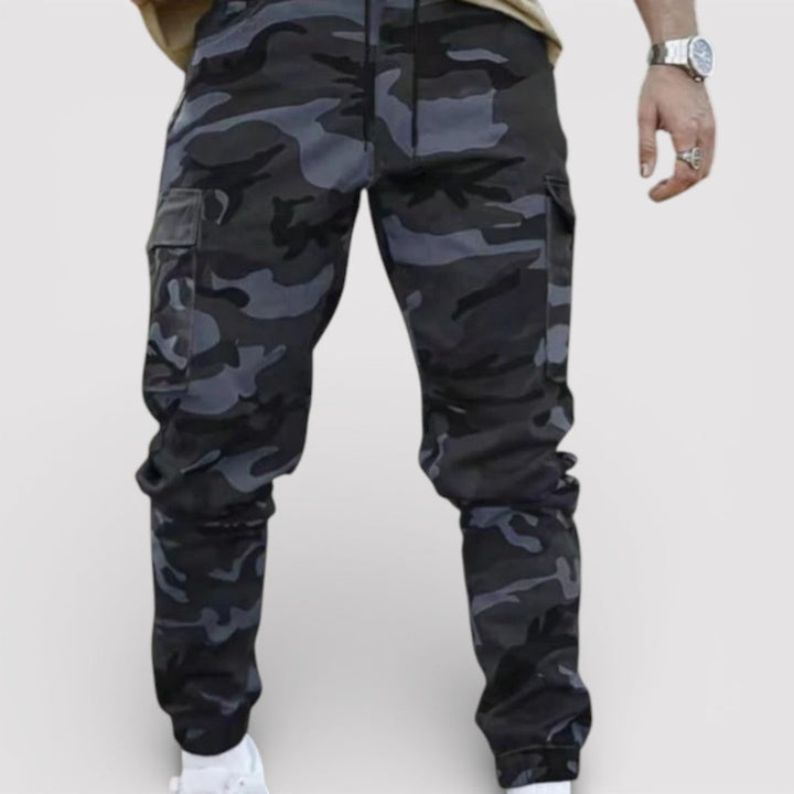 Markus Berlin Herren Cargohose mit Camouflage-Muster, Vorderansicht