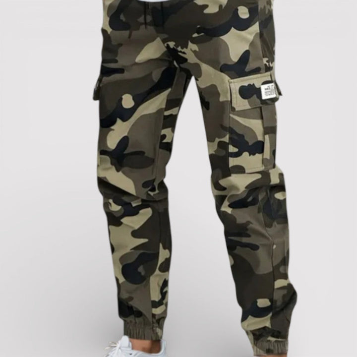 Markus Berlin Herren Cargohose mit Camouflage-Muster, Vorderansicht